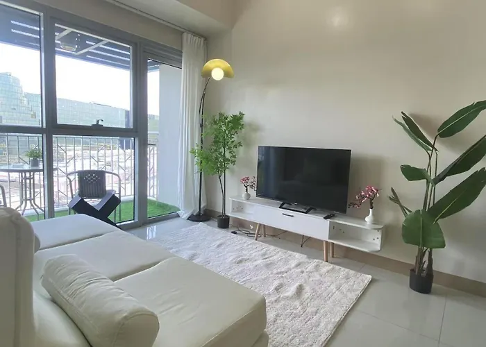 Luxurious Style 1 2 3 Bedrooms Cross To Okada And Near Of Dreams, Solaire, Moa, And Airport Apartment Manila