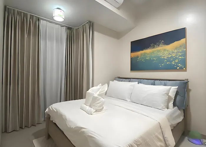 Luxurious Style 1 2 3 Bedrooms Cross To Okada And Near Of Dreams, Solaire, Moa, And Airport Apartment Manila