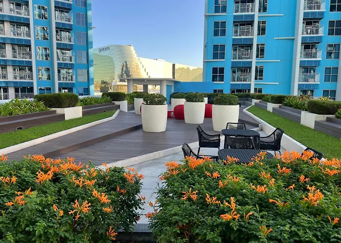Luxurious Style 1 2 3 Bedrooms Cross To Okada And Near Of Dreams, Solaire, Moa, And Airport *