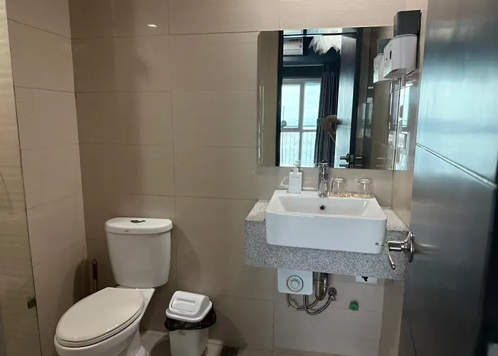 Luxurious Style 1 2 3 Bedrooms Cross To Okada And Near Of Dreams, Solaire, Moa, And Airport Apartment Manila