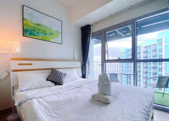 Luxurious Style 1 2 3 Bedrooms Cross To Okada And Near Of Dreams, Solaire, Moa, And Airport