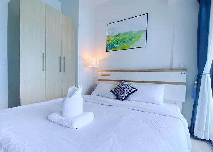 Luxurious Style 1 2 3 Bedrooms Cross To Okada And Near Of Dreams, Solaire, Moa, And Airport Apartment *