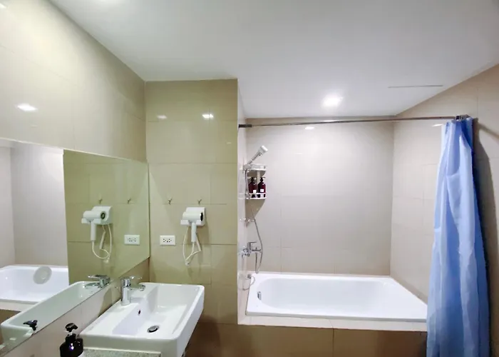 Apartment Luxurious Style 1 2 3 Bedrooms Cross To Okada And Near Of Dreams, Solaire, Moa, And Airport Manila