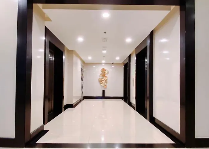 Luxurious Style 1 2 3 Bedrooms Cross To Okada And Near Of Dreams, Solaire, Moa, And Airport Apartment *