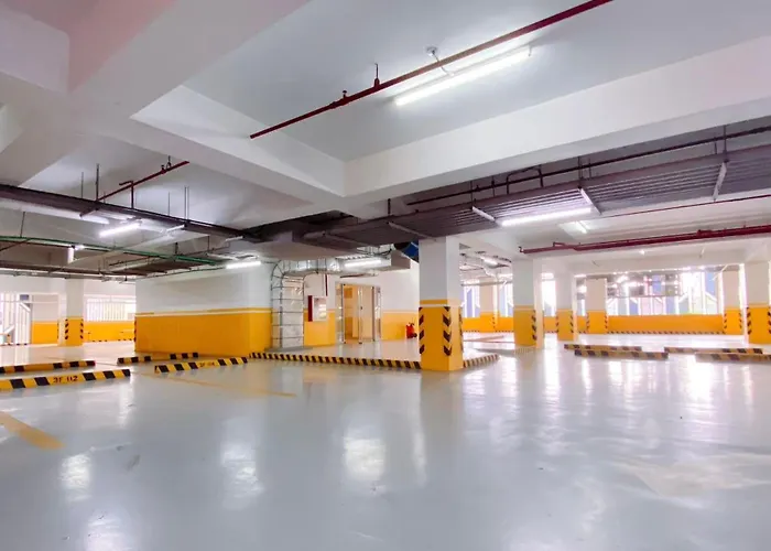 Luxurious Style 1 2 3 Bedrooms Cross To Okada And Near Of Dreams, Solaire, Moa, And Airport Apartment Manila